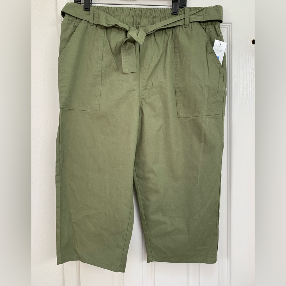 NWT Olive Green Ladies Capri Pants 1X/2X
